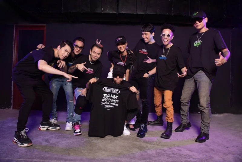 Gameshow đình đám RapViet ra mắt bộ sưu tập thời trang kết nối hàng triệu rap fan.